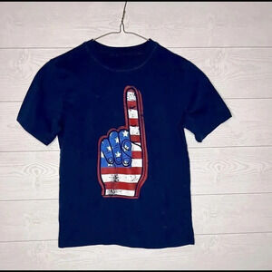 Boy’s Red, White & Blue American flag Hand Patriotic navy T-shirt Size Med 10-12